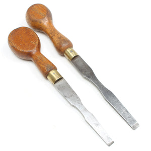 2x Old Turnscrew Screwdrivers - 4 1/2" - 5 1/2" (Beech)