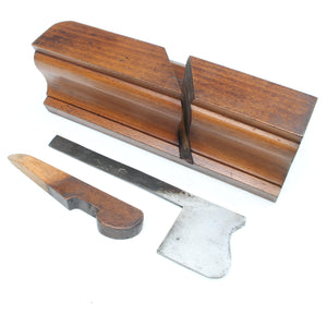 Old Wide Lambs Tongue Wooden Plane (Beech)