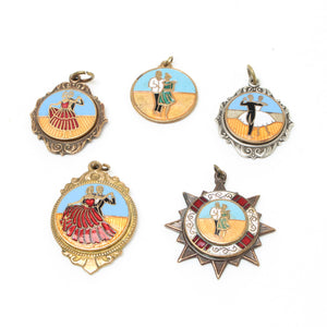 5x Old Dancing Badges