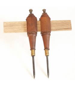 Walnut Trammel Points - OldTools.co.uk